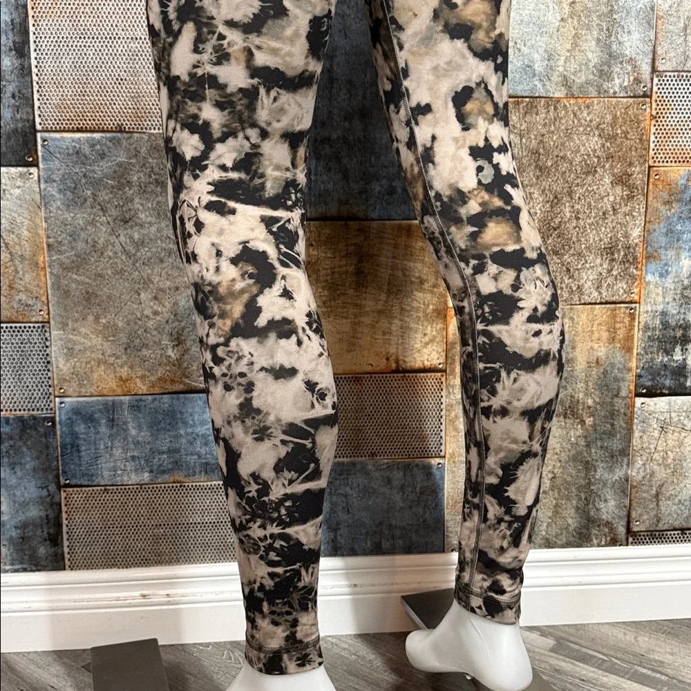 Lululemon Wunder Train High-Rise Tight 28" Size 6 - Picture 8 of 14